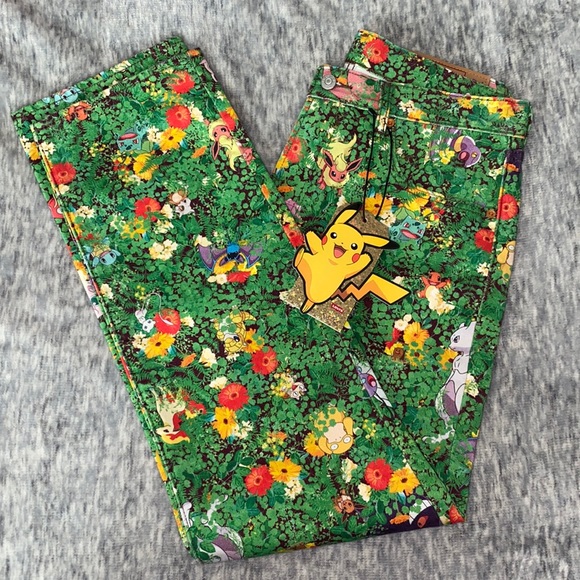 551z Levi’s X Pokémon Jeans Collab - Picture 3 of 5